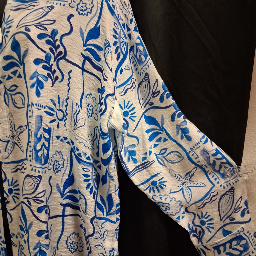 Floral Blue and White Women's Blouse - Picture 5 of 5